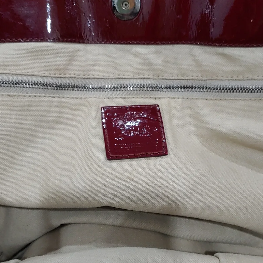 Burberry Red and Cream Heart Tote - Picture 9 of 12